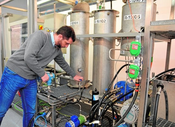 Una planta piloto de automatización química pone a la Politécnica de Cartagena a la vanguardia