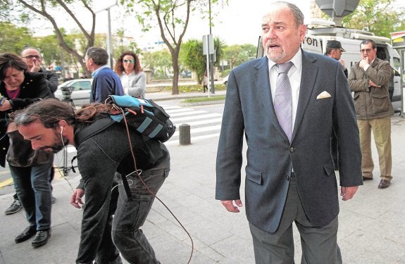 Julián Pérez-Templado, el pasado día 6, llegando al Palacio de Justicia de Murcia.