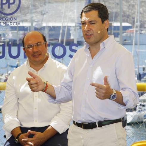 Juanma Moreno y Pedro Antonio Sánchez, en una foto de archivo. 