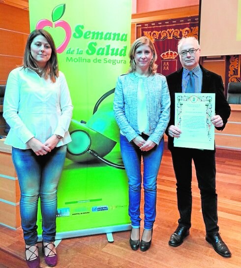 La edil Esther Sánchez, Esther Clavero y Pedro Hernández.
