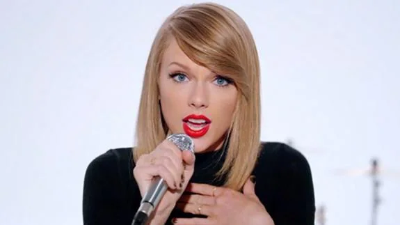 Taylor Swift en su videoclip 'Shake it Off'.