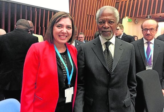 Guillén junto al ex secretario general de la ONU, Kofi Annan.