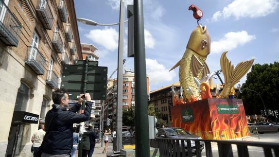 Imagen del catafalco, ubicado ya en la plaza Martínez-Tornel..