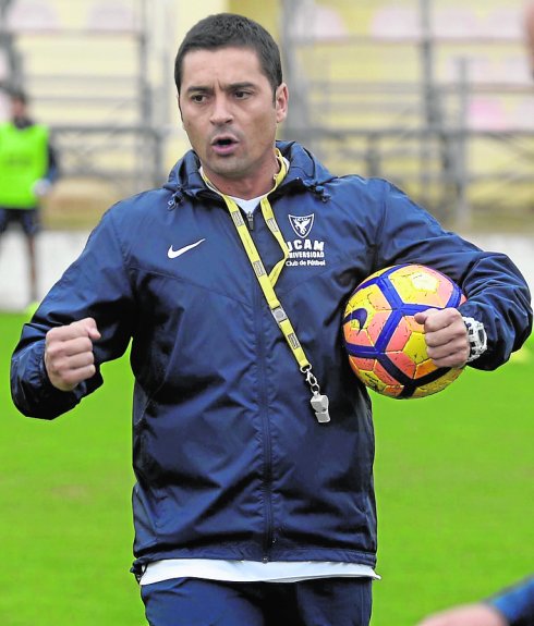Francisco, entrenador del UCAM.