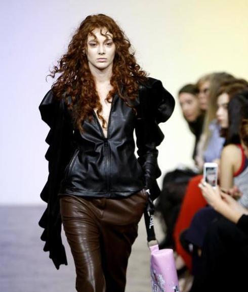 Una propuesta de Avtandil en la Semana de la Moda de Tiflis 2017.