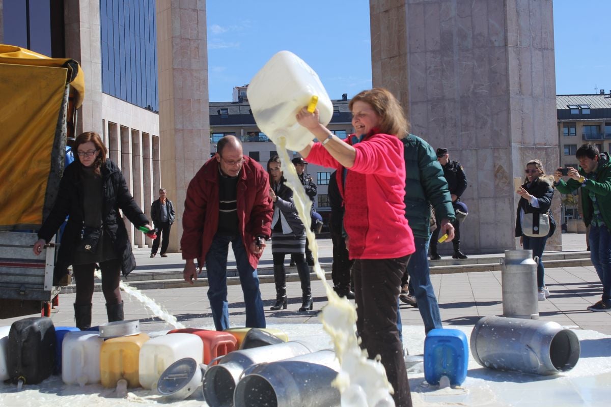 La leche, por los suelos