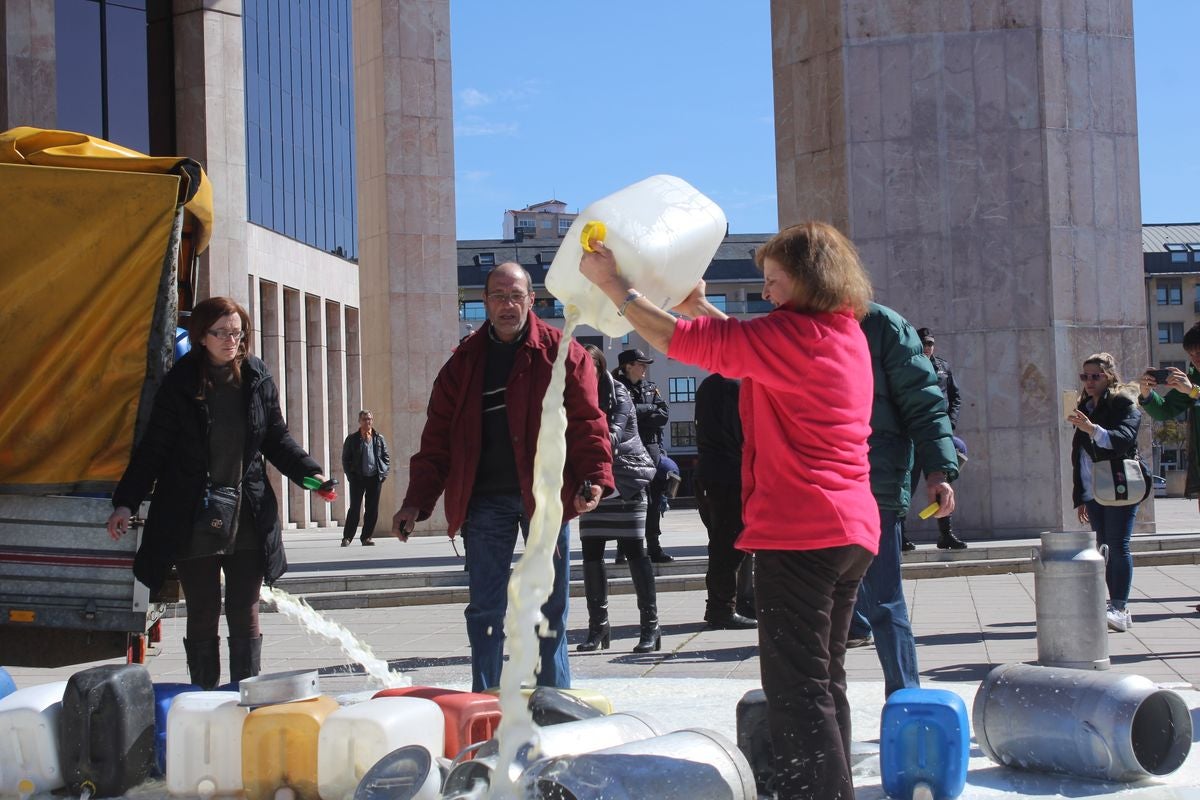 La leche, por los suelos