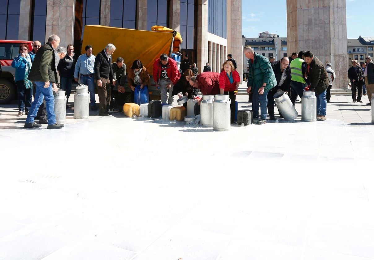 Protesta ante la Junta