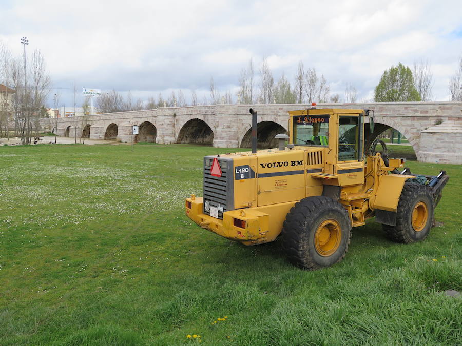 El Torío baja con abundante caudal