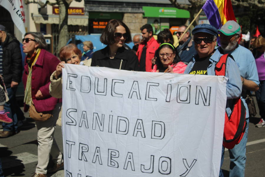 La manifestación del 1 de mayo saca a la calle a cerca de 2.000 persona