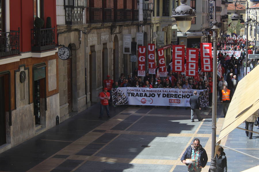 La manifestación del 1 de mayo saca a la calle a cerca de 2.000 persona