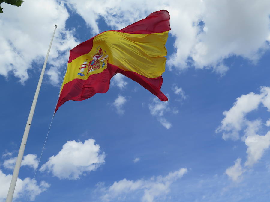 Homenaje en rojigualda