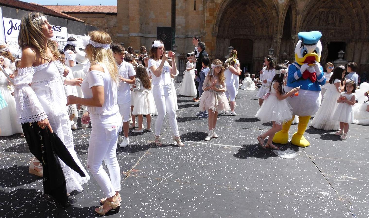 De blanco, por León