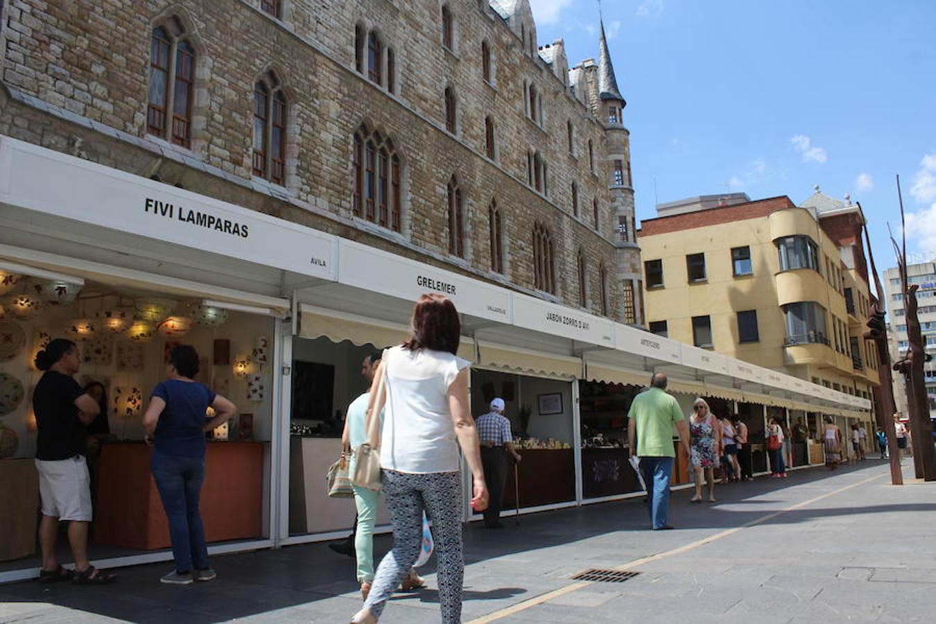La artesanía inunda el centro de León
