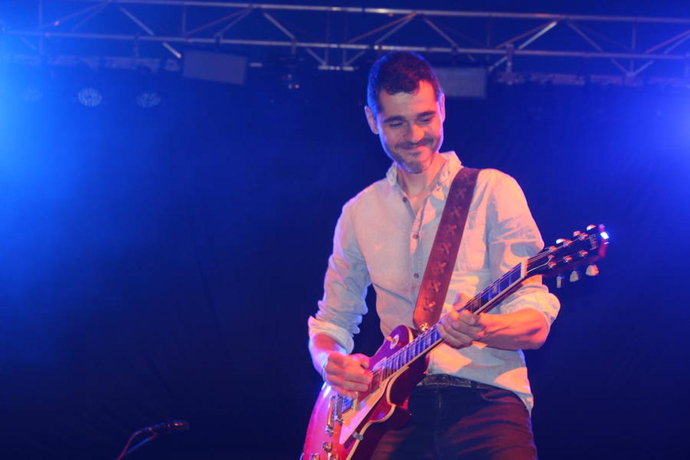 The Bright, por y para León