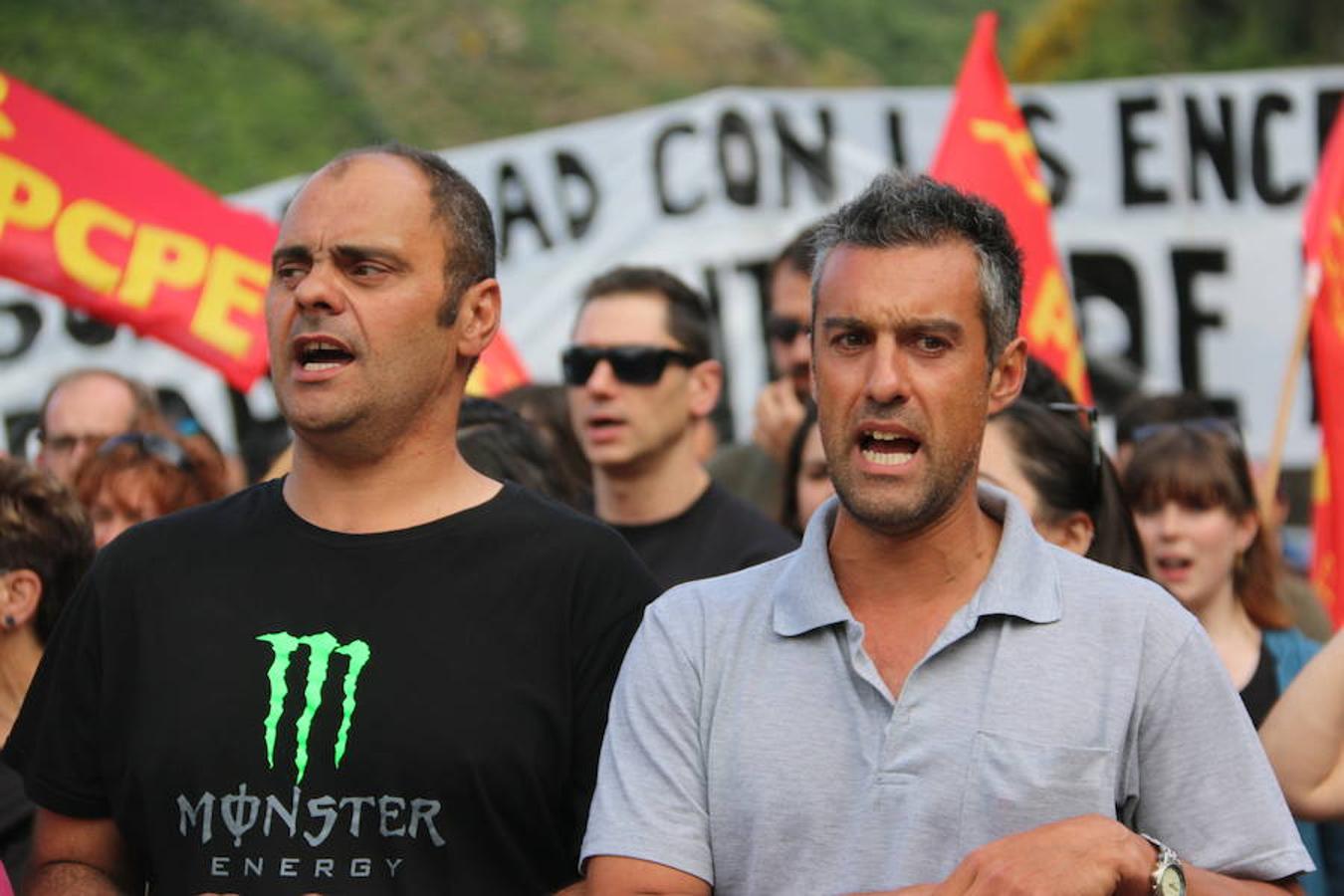 Ciñera sale a la carretera en defensa de la minería
