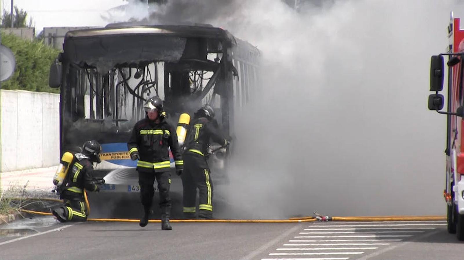 Arde un autobús urbano de León