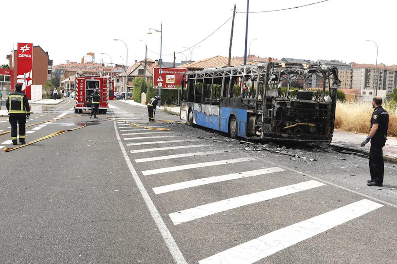 Arde un autobús urbano de León