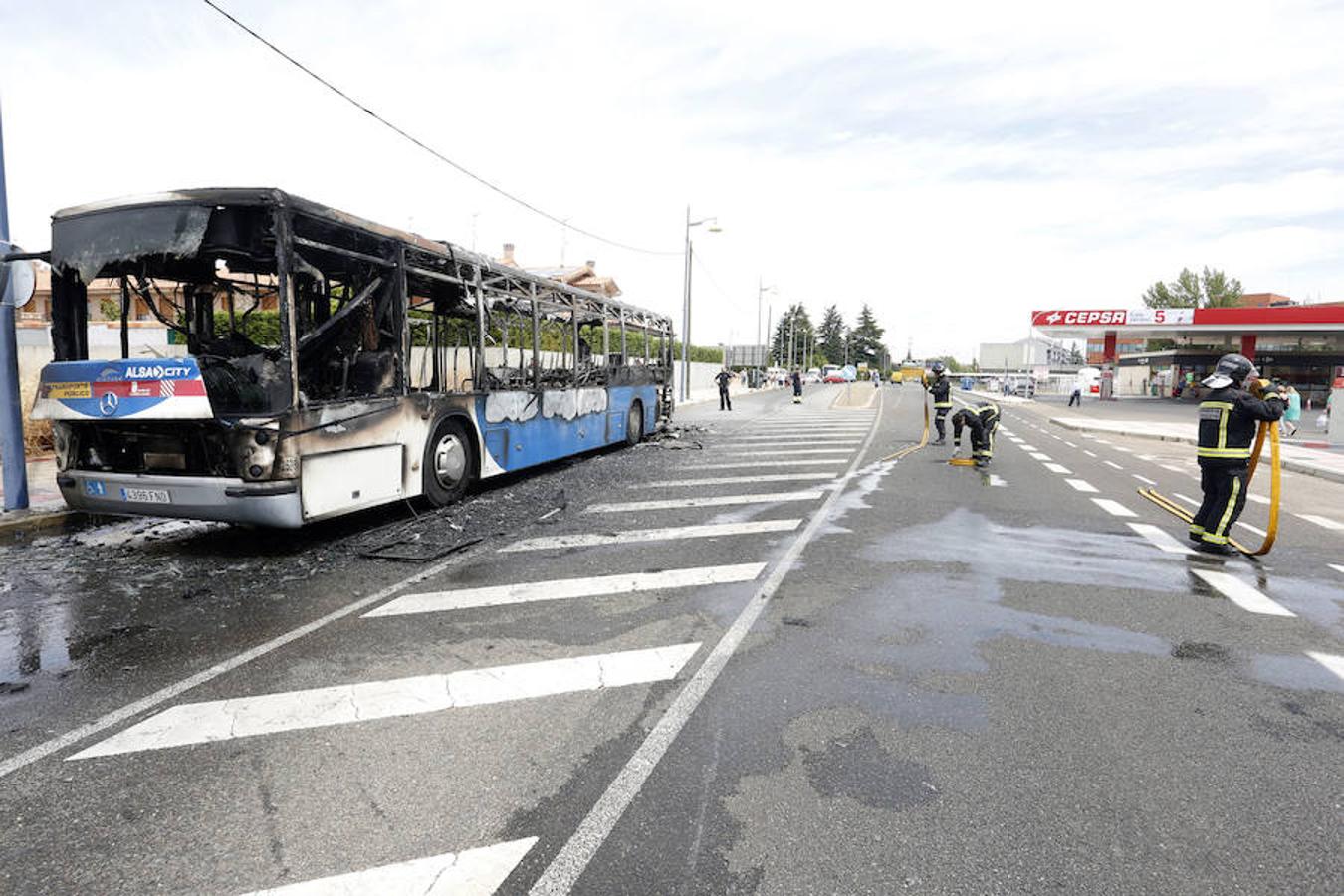 Arde un autobús urbano de León