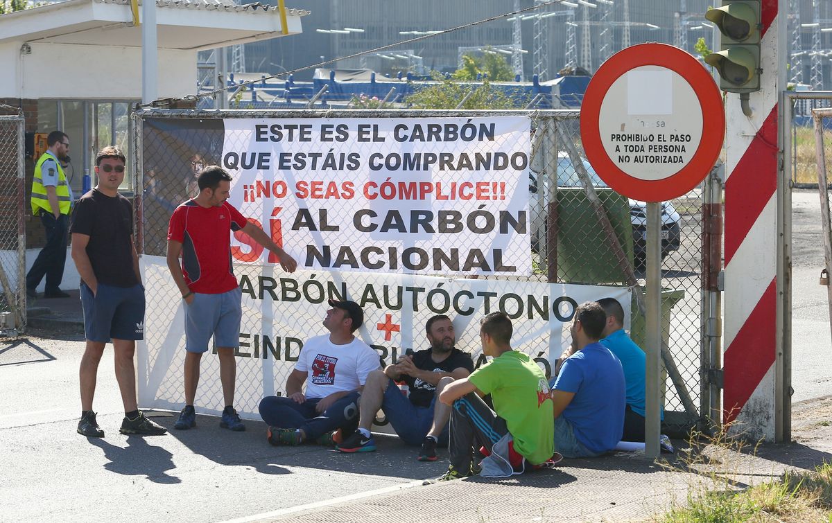 Concentración ante Compostilla