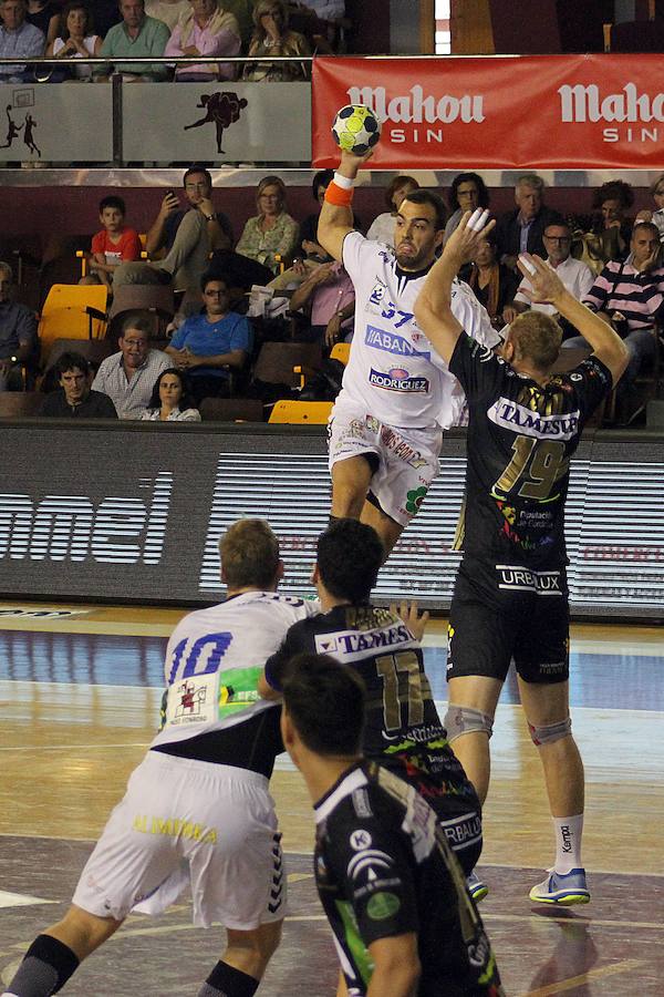 Victoria y homenaje en el municipal