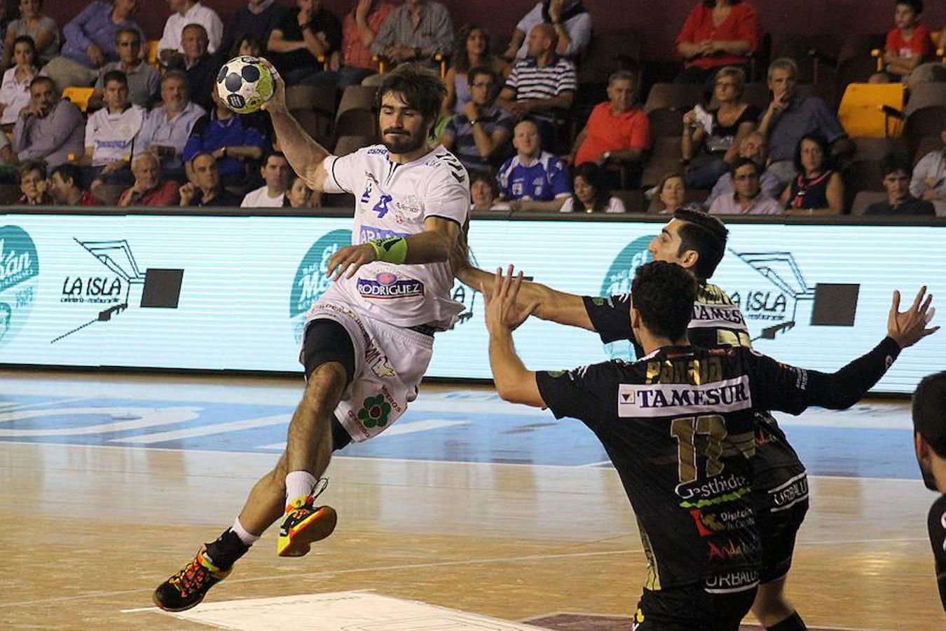 Victoria y homenaje en el municipal