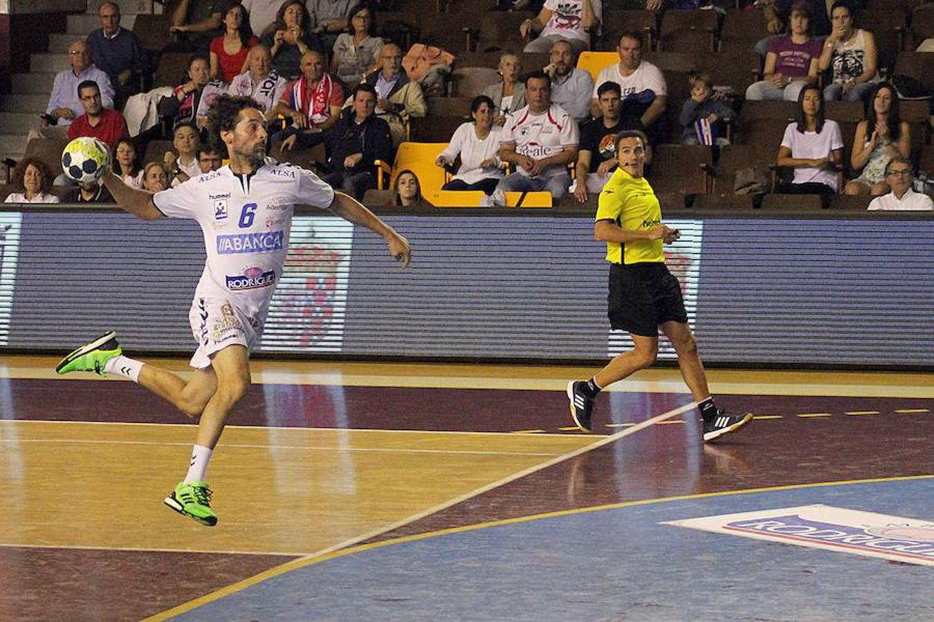 Victoria y homenaje en el municipal