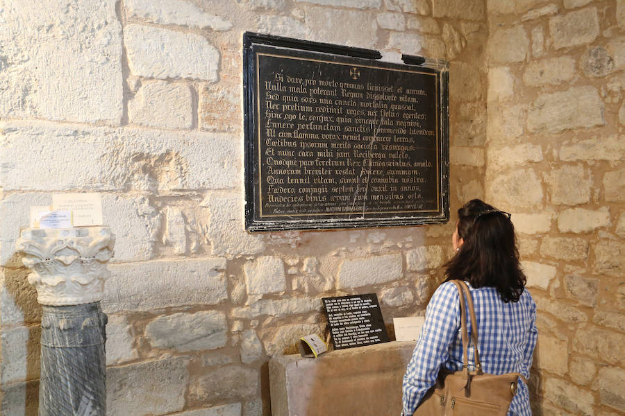 Lápida del rey visigodo Chindasvinto en San Román de Hornija (Valladolid)