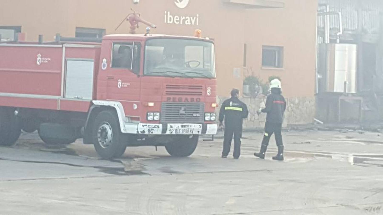 El fuego destruye la granja de Iberavi