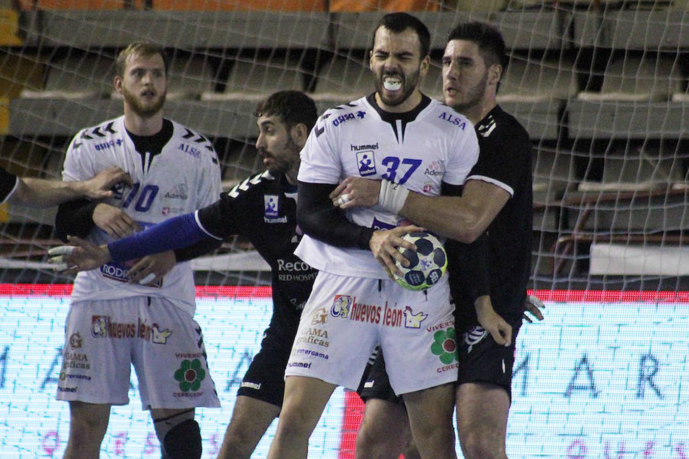 Abanca Ademar 30-24 Atlético Valladolid