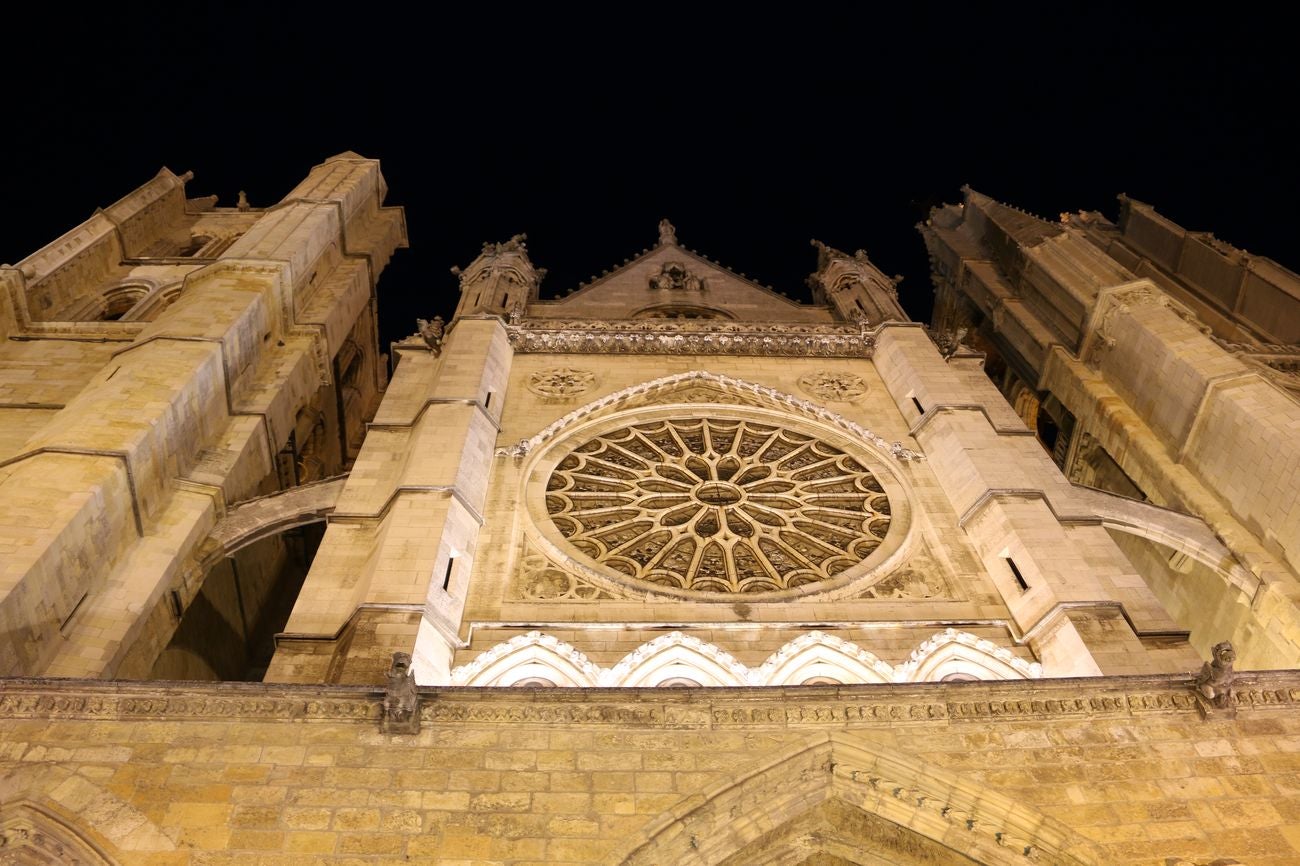 La Pulchra, en la noche
