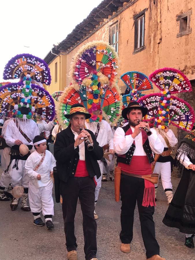 Los guirrios las lían en Llamas