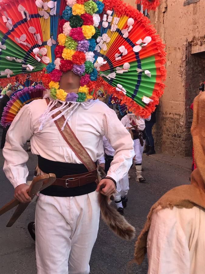 Los guirrios las lían en Llamas