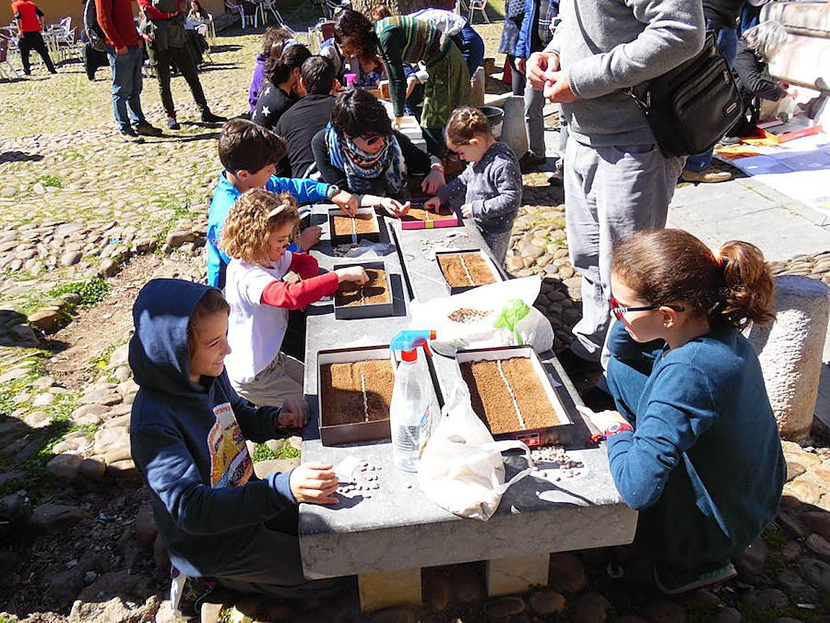 Los niños toman la Plaza del Grano