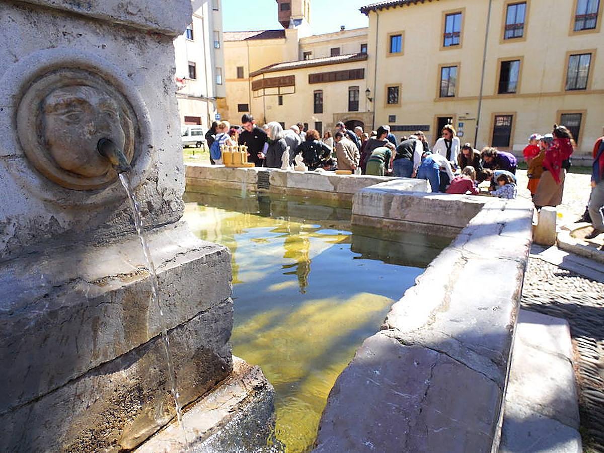 Los niños toman la Plaza del Grano