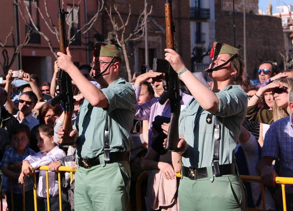 El sol arropa el Sábado de Pasión