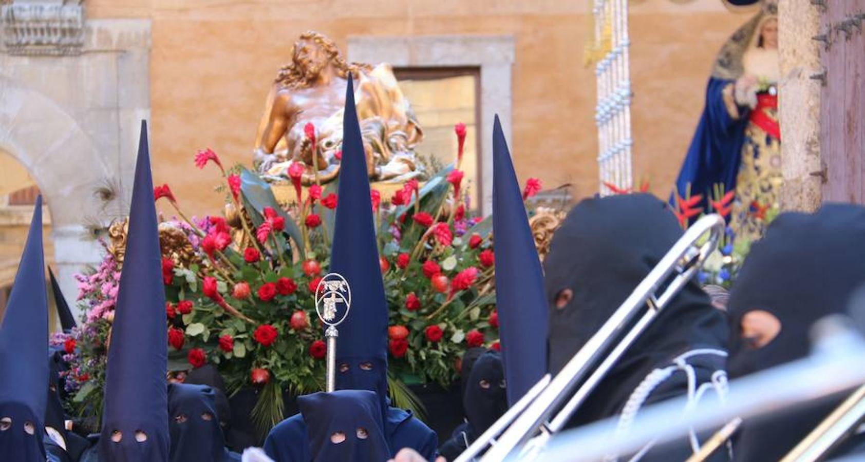 El sol arropa el Sábado de Pasión