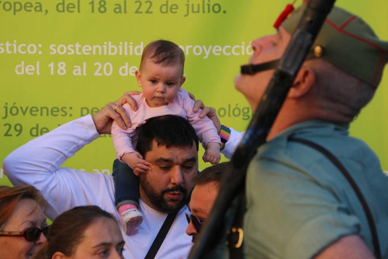 El sol arropa el Sábado de Pasión