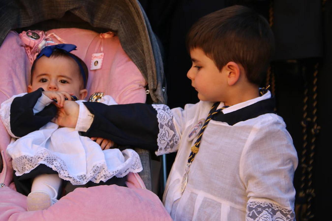 El sol arropa el Sábado de Pasión