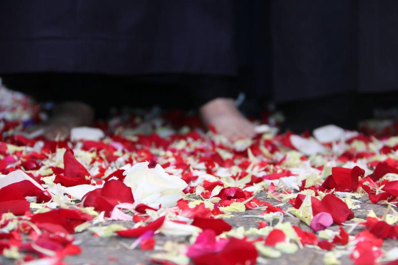 El sol arropa el Sábado de Pasión