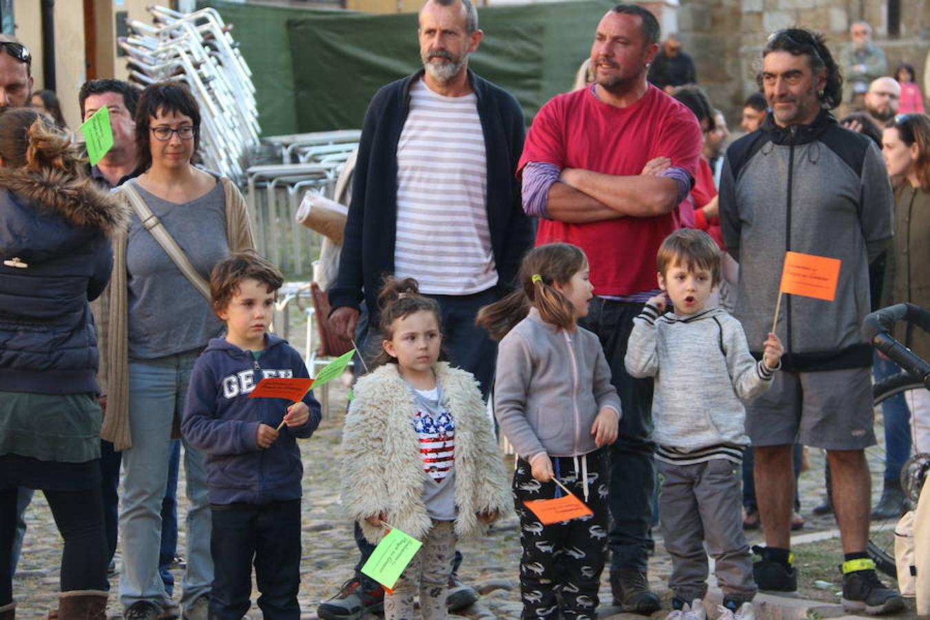 «Guardianes de la Plaza del Grano»