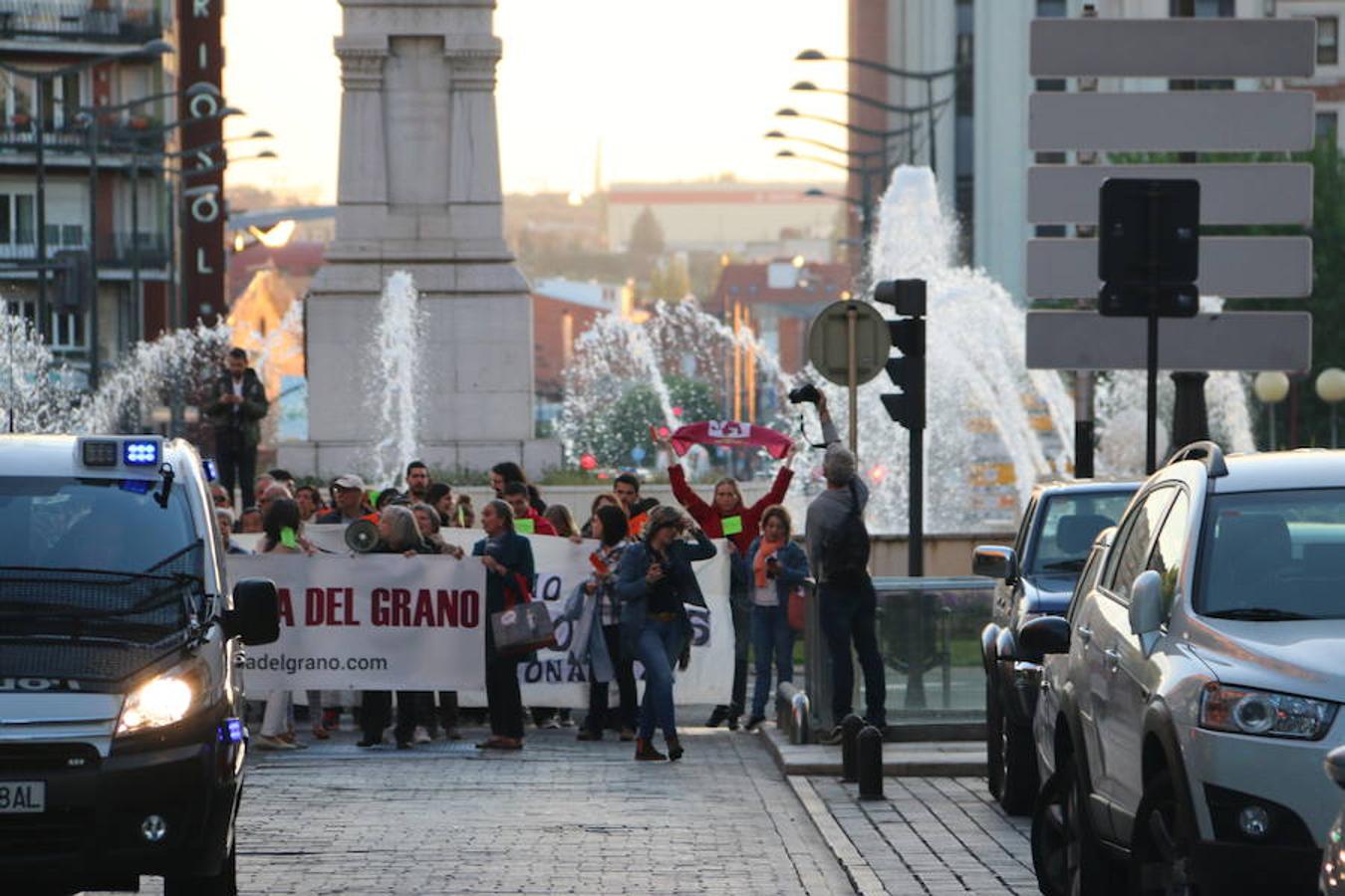 «Guardianes de la Plaza del Grano»