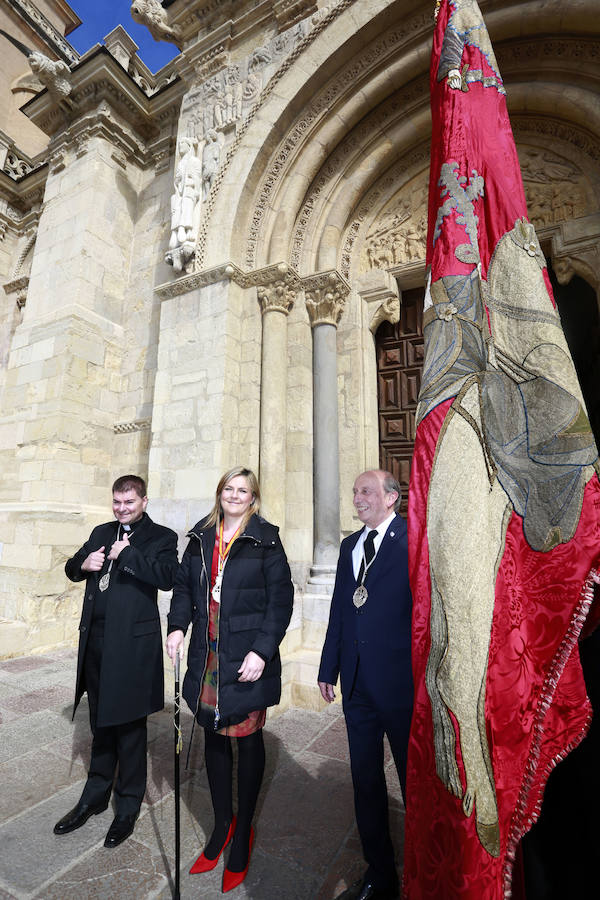 Un pendón por Baeza y León