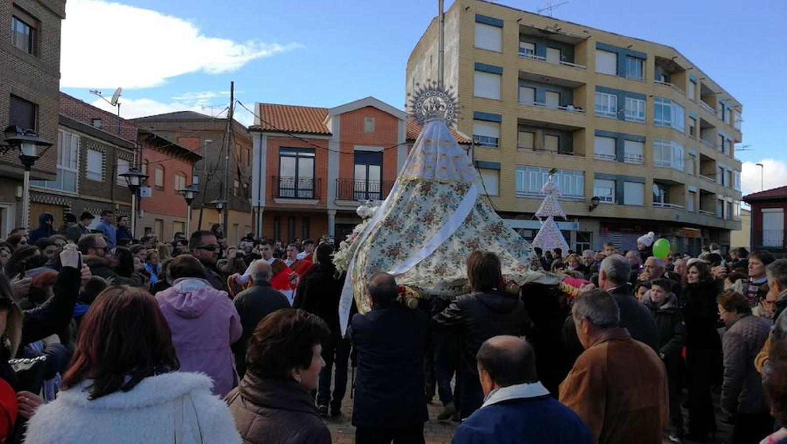 Laguna de Negrillos saca a la Virgen del Arrabal