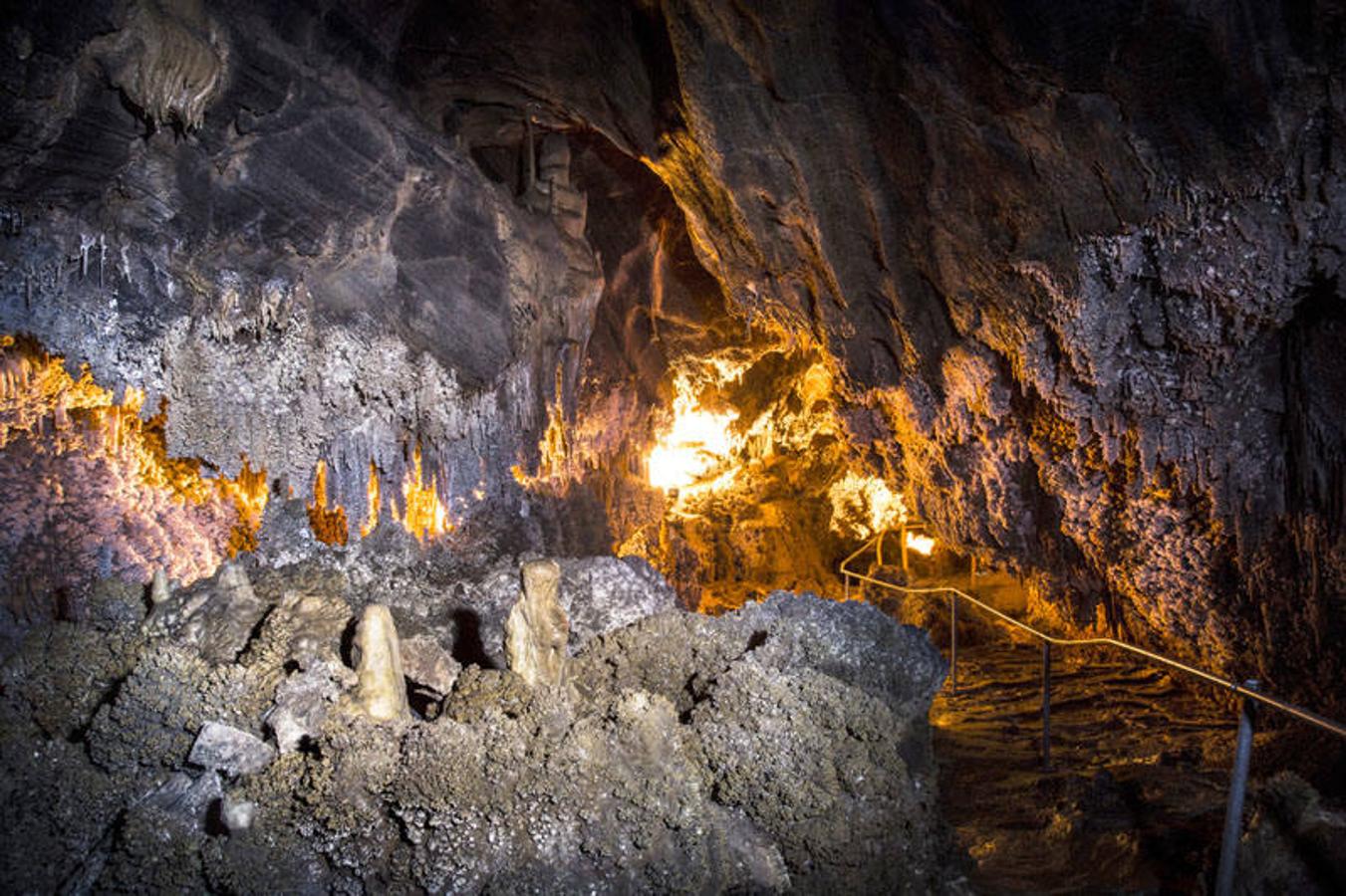 Cueva LLamazares. 