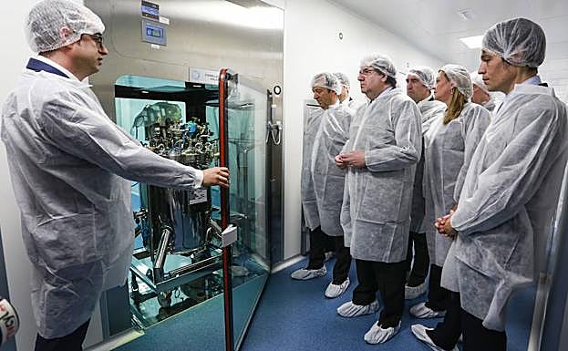 Juan Vicente Herrera visita la planta Farmalan. 