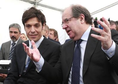 Imagen secundaria 1 - Juan Vicente Herrera asiste a la inauguración de Farmalan.