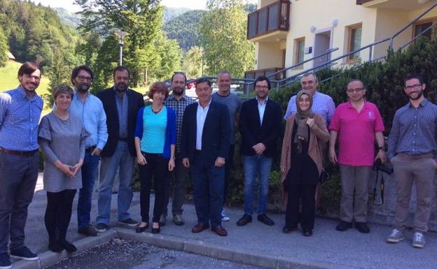 Foto de familia tras la reunión.