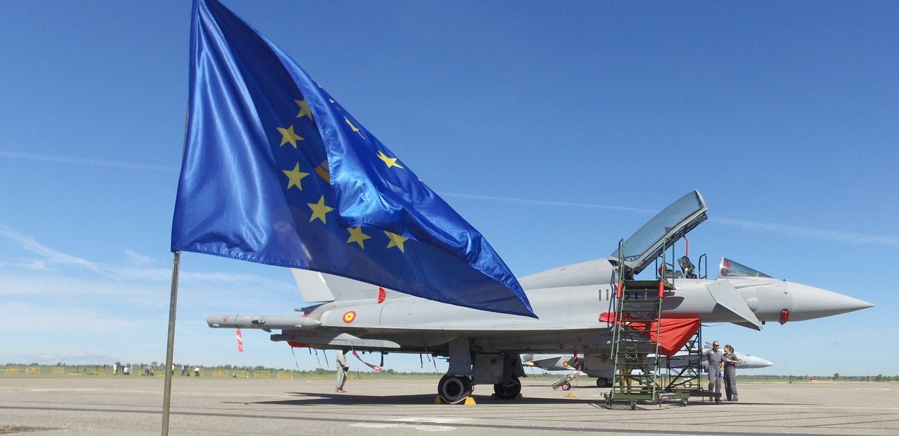 La Base Aérea de la Virgen del Camino acoge a los aviones que este domingo formarán parte de la exhibición aérea con motivo del XXV aniversario de la base aérea de la Virgen del Camino