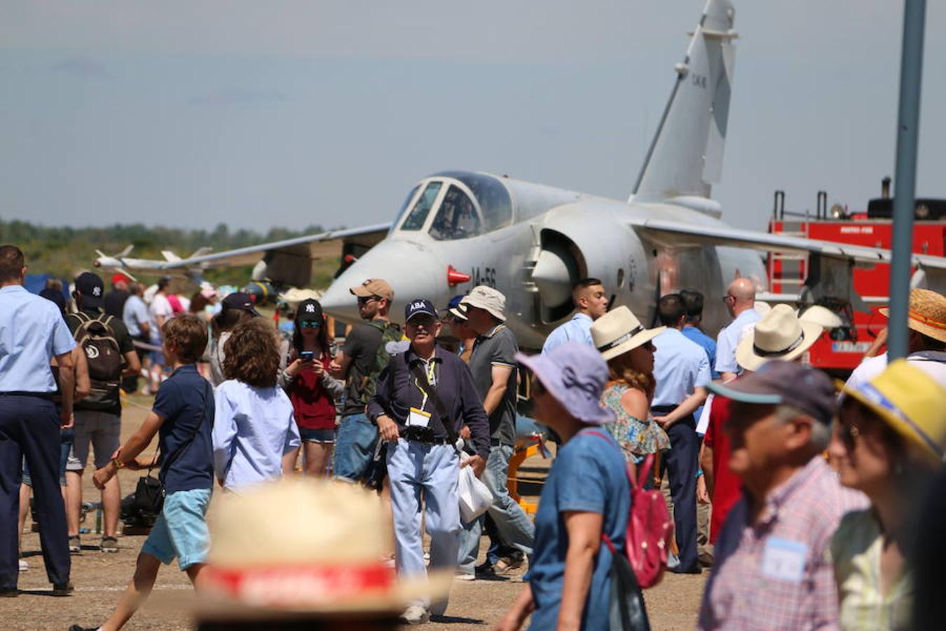 Ambiente durante la jornada de exhibición aérea
